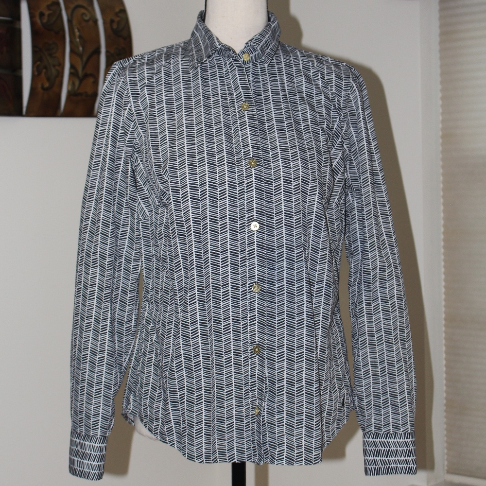 Nautica,  button down shirt blue & white medium ........C1